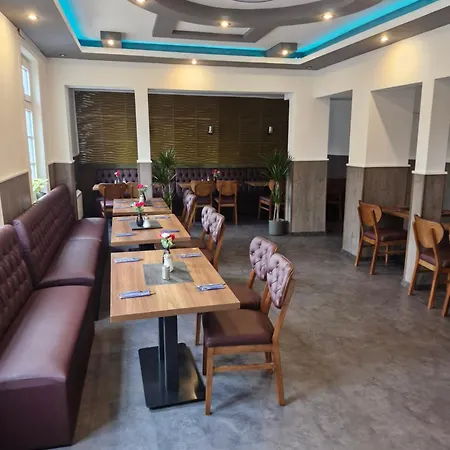 Ronahi's & Pansion *